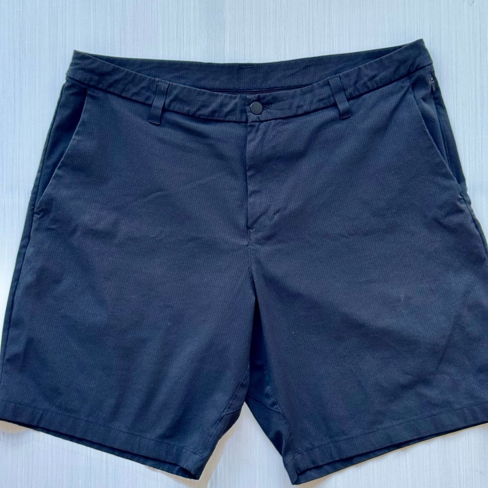 Lulu Men's Black Performance Shorts